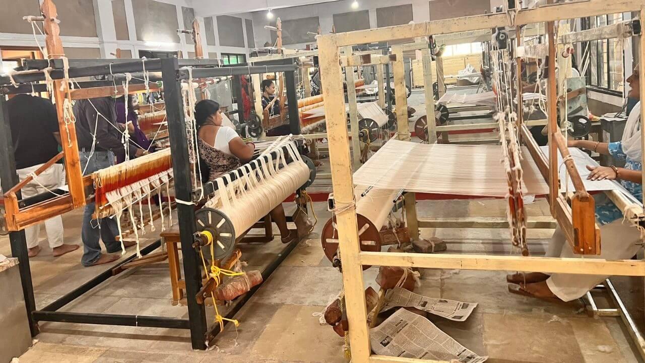 राष्ट्रीय हथकरघा दिवस: सांस्कृतिक विरासत और स्वावलंबन का प्रतीक, सीएम डॉ. मोहन यादव ने दिया ‘वोकल फॉर लोकल’ का संदेश