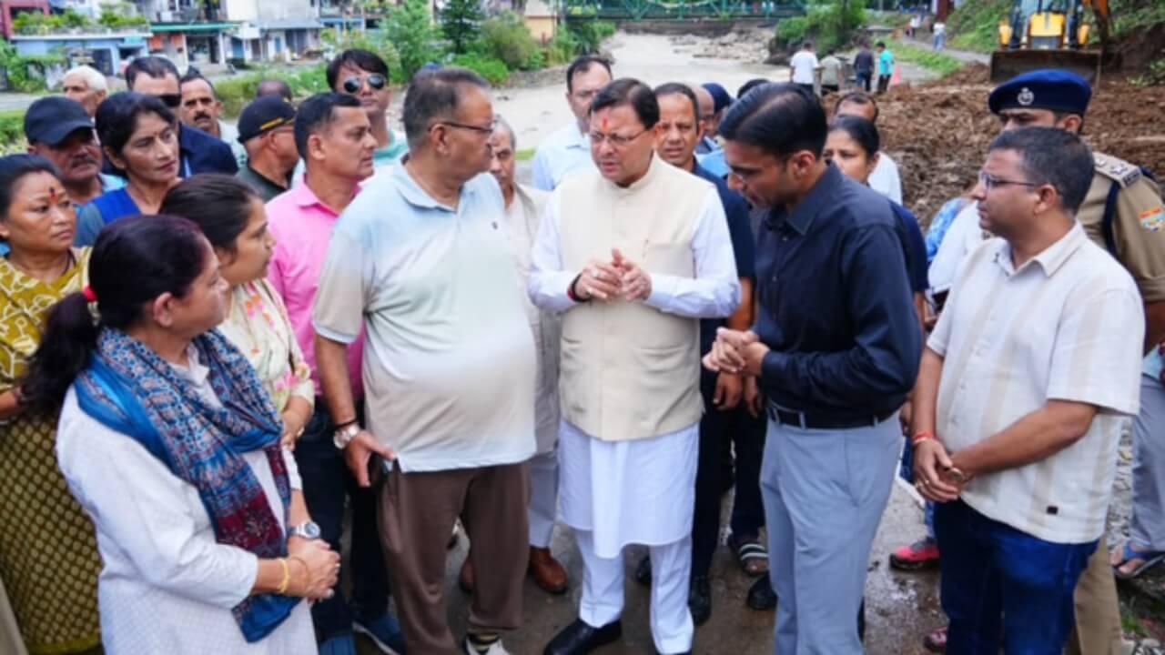 Uttarakhand: आपदा प्रभावित क्षेत्रों में सीएम धामी का ग्राउंड जीरो दौरा, दूसरे दिन भी मंत्री और डीएम रहे साथ