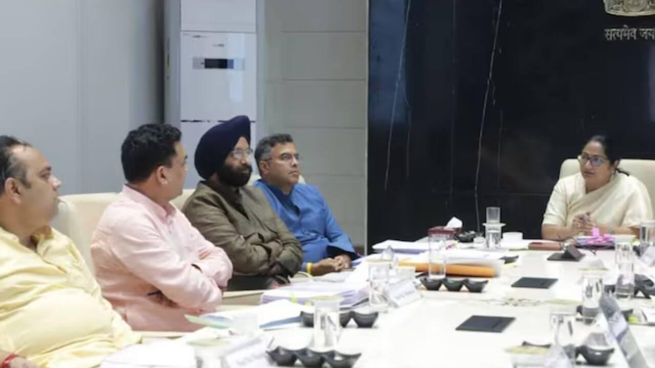 Delhi News: दिल्ली सरकार की कैबिनेट बैठक, PWD के लिए अब अलग इंजीनियरिंग कैडर