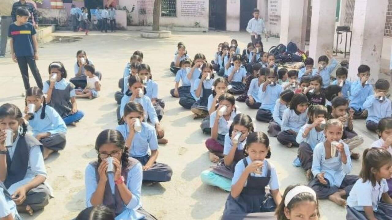 पन्नाधाय बाल गोपाल योजना में दूध पाउडर घोटाला, पांच शिक्षक निलंबित, जांच के आदेश