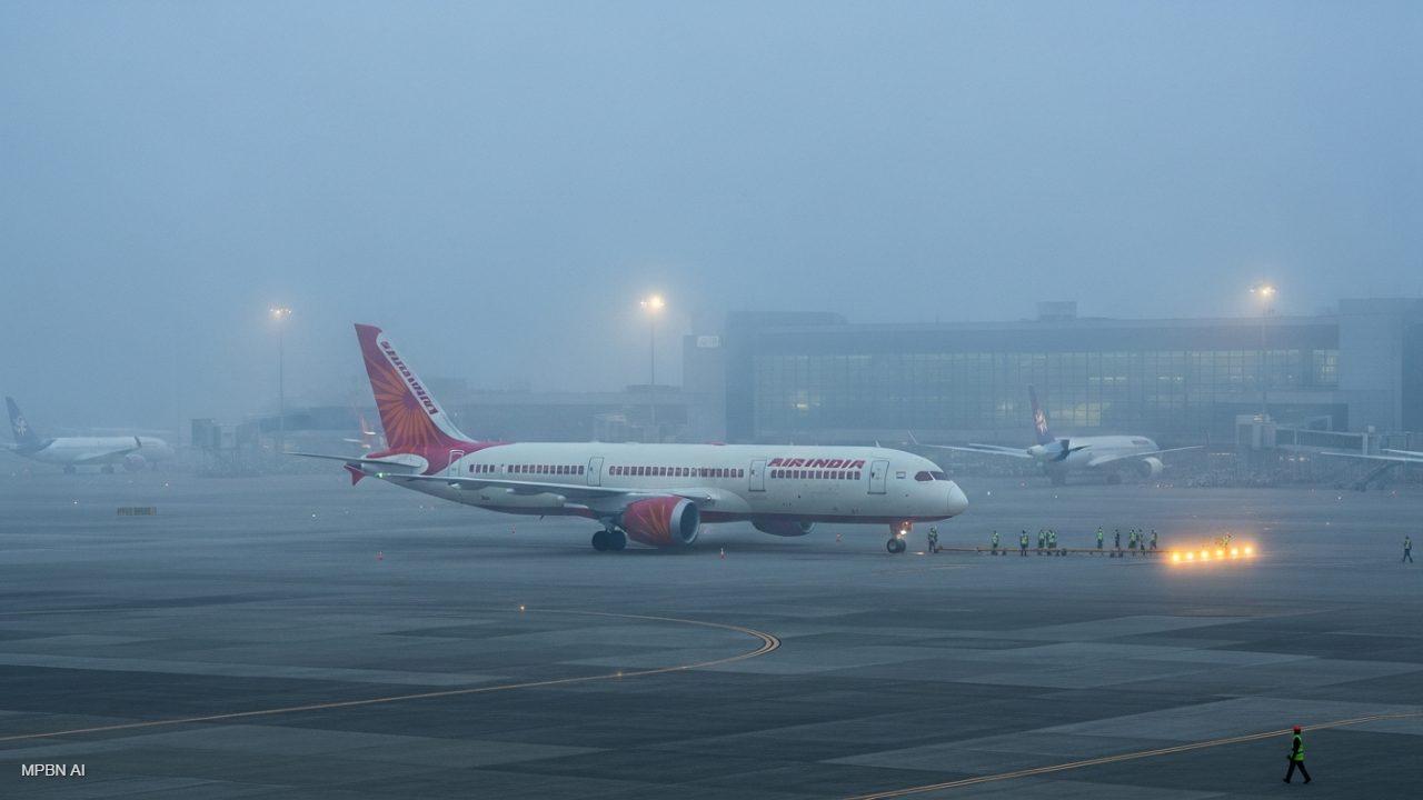 IGI एयरपोर्ट पर कोहरे का सितम, कम विजिबिलिटी के चलते 125 उड़ानें लेट, कई रद्द