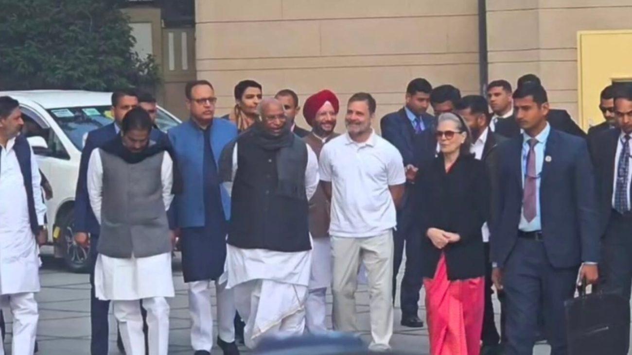 CWC Meeting Delhi: VB-G RAM G कानून के खिलाफ देशव्यापी आंदोलन की तैयारी, खड़गे-सोनिया और राहुल गांधी मौजूद