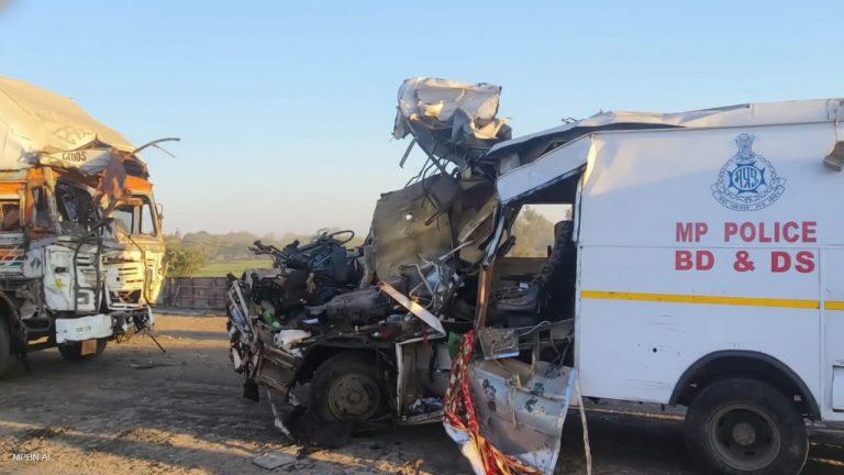 नक्सल विरोधी अभियान बालाघाट से मुरैना लौट रहे 4 पुलिसकर्मियों का सड़क दुर्घटना में निधन, सीएम डॉ मोहन यादव ने जताया दुःख