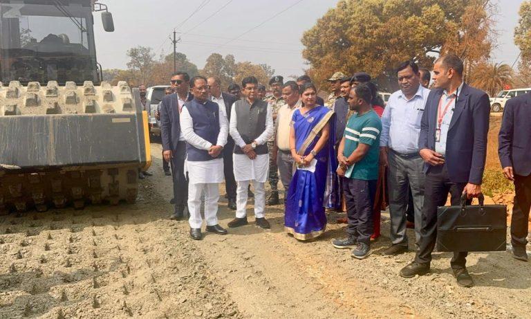 बस्तर को महाराष्ट्र से जोड़ेगा NH-130D: CM विष्णुदेव साय ने निर्माण का लिया जायजा, बोले- गुणवत्ता से समझौता नहीं