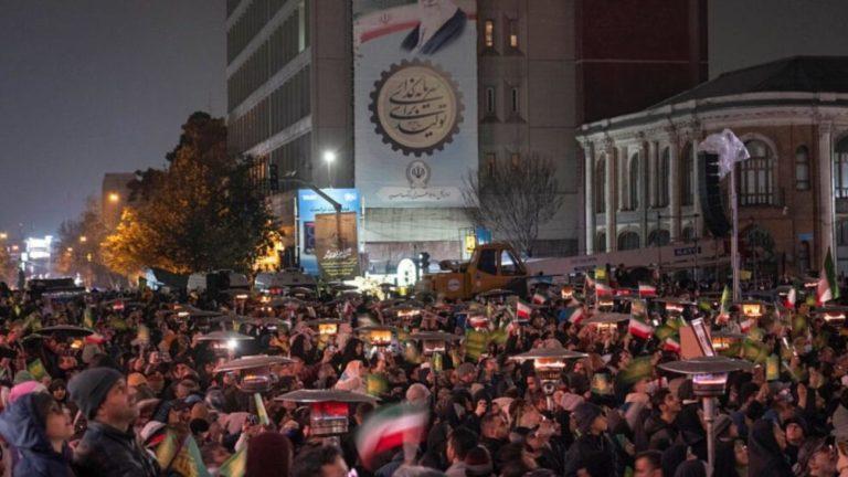 ईरान में हिसंक प्रदर्शन और तेज, दावा अब तक 217 लोगों की मौत हुई, सरकार ने प्रदर्शनों से दूर रहने की चेतावनी दी