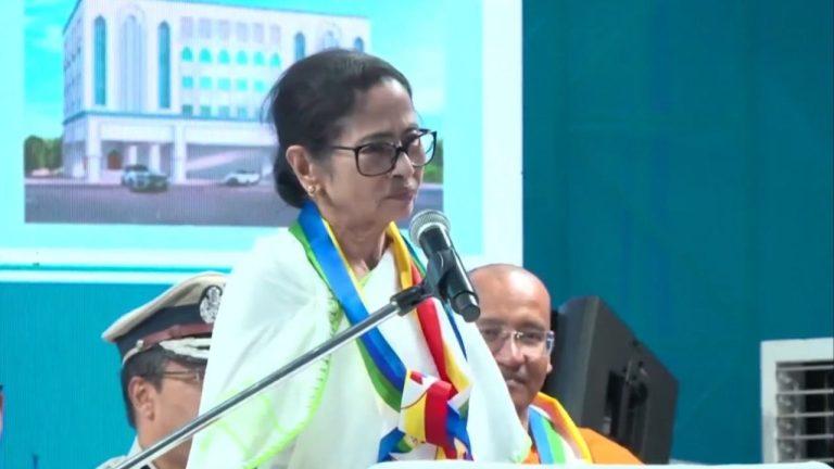 कोलकाता में ममता बनर्जी ने किया कई विकास परियोजनाओं का उद्घाटन, SIR पर भी दिया बड़ा बयान, जानें क्या कहा?