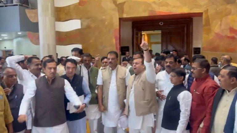 MP विधानसभा में लाड़ली बहना योजना पर हंगामा, कांग्रेस का वॉकआउट, उमंग सिंघार ने पूछा “18 वर्ष की नई पात्र बहनों के नाम कब जोड़े जाएंगे”