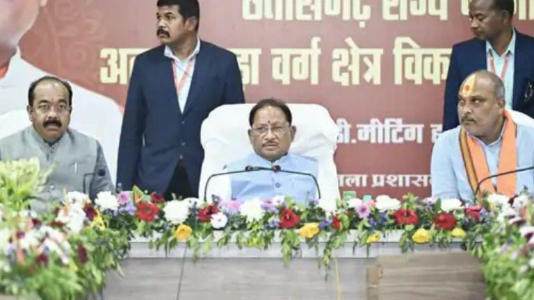 मुख्यमंत्री साय ने पिछड़ा वर्ग प्राधिकरण को दिया 80 करोड़ का बजट, IIT भिलाई के लिए 40 कंपनियों से MoU साइन