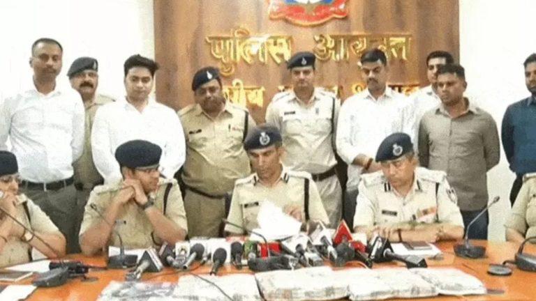 भोपाल में हवाला के 55 लाख की लूट का खुलासा, ऑनलाइन सट्टे के कर्ज में डूबे अकाउंटेंट समेत 12 आरोपी गिरफ्तार, 35 लाख बरामद