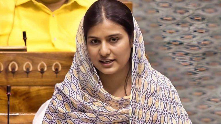 निजी स्कूलों की मनमानी कीमतों पर सांसद इकरा हसन ने लोकसभा में लगाई लगाम की गुहार, फुले दंपति के लिए मांगा भारत रत्न