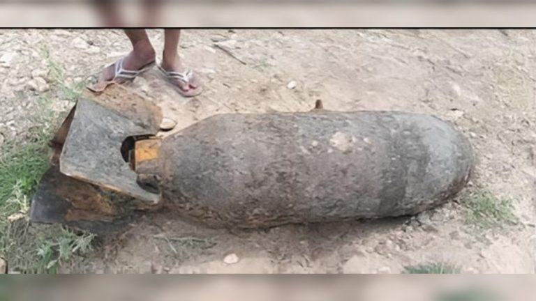 झारखंड के जमशेदपुर में सुवर्णरेखा नदी किनारे मिला द्वितीय विश्व युद्ध का 500 पाउंड का जिंदा बम, निष्क्रिय करने के लिए पुलिस ने सेना से मांगी मदद