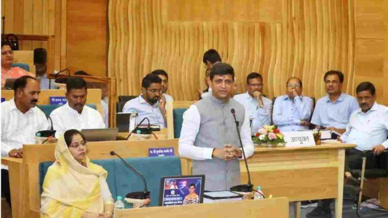 इंदौर नगर निगम के 8455 करोड़ के बजट पर आज सदन में बहस, महापौर के टैक्स न बढ़ाने के दावे पर घेरेगा विपक्ष