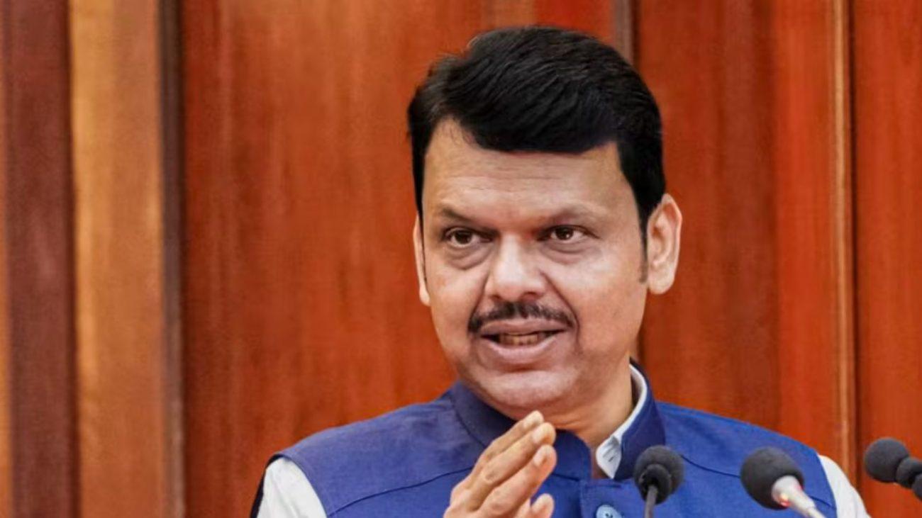 पेट्रोल-डीजल की कमी की अफवाहों पर CM फडणवीस की सख्त चेतावनी, बोले – ‘कठोर कार्रवाई करने के आदेश दिए गए हैं’