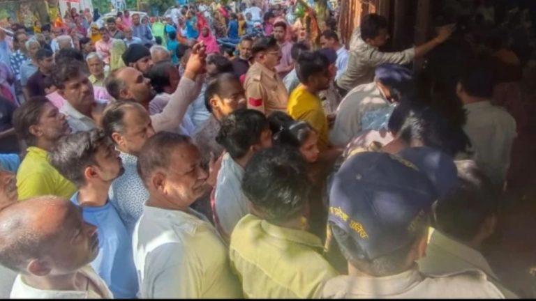 इंदौर में पानी के लिए बवाल! खाली बर्तन लेकर विधायक के घर पहुंची जनता