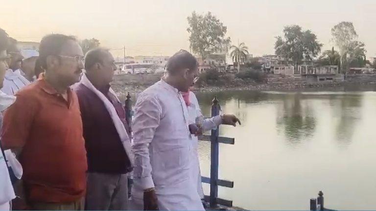 पन्ना में पुनर्जीवित होंगे 16 तालाब, संस्थाएं लेंगी गोद, वीडी शर्मा ने ली जल स्त्रोतों की समीक्षा, अधिकारियों को दिए निर्देश