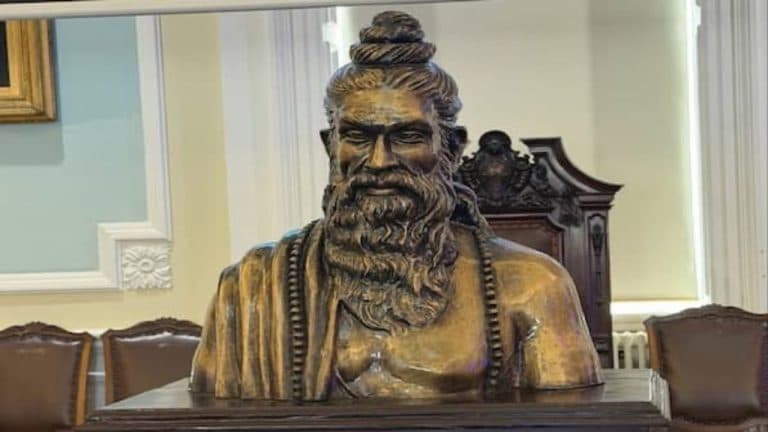‘सर्जरी के जनक’ का वैश्विक सम्मान: ब्रिटेन के मेडिकल कॉलेज में स्थापित हुई महर्षि सुश्रुत की प्रतिमा, भारतीय चिकित्सा विरासत को मिली नई पहचान