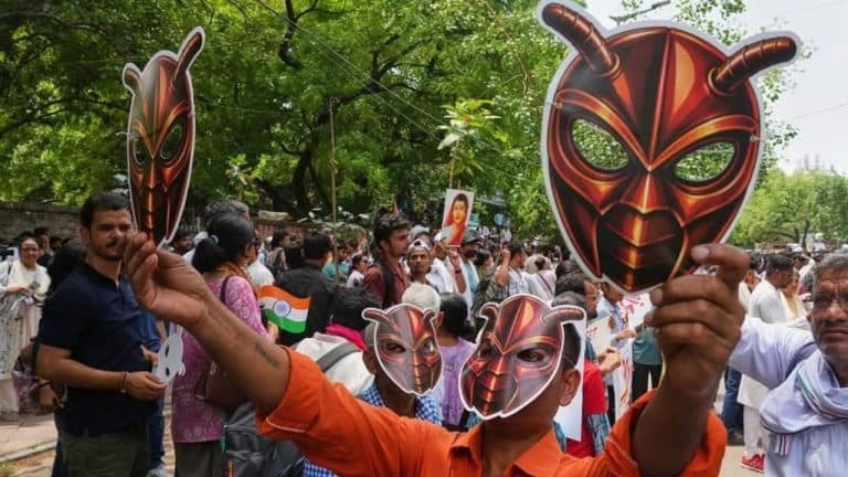 29 जून को भोपाल में कॉकरोच जनता पार्टी का महाआंदोलन, 50% नियुक्ति समेत इन 7 मांगों पर जोर