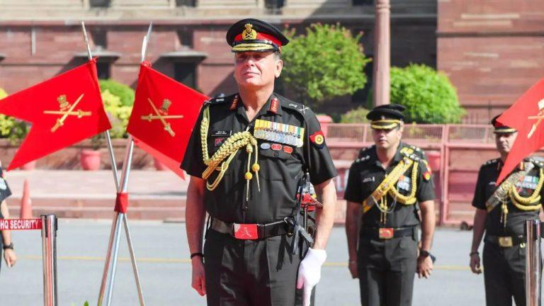 कौन हैं लेफ्टिनेंट जनरल धीरज सेठ? जिन्हें भारत सरकार ने सेना प्रमुख के पद पर किया नियुक्त, जानिए इनके बारे में