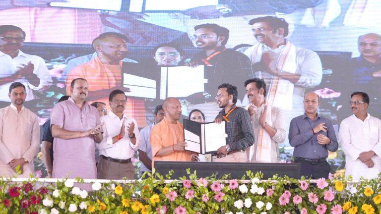 योगी फिर बोले- अपराध और अपराधियों के साथ किसी प्रकार का कोई समझौता नहीं, वे जिस भाषा को समझेंगे उसी में समझायेंगे