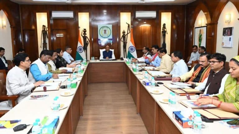 छत्तीसगढ़: बायोगैस नीति 2026 को मंजूरी, ‘अटल आजीविका समृद्धि हाट’ योजना शुरू’ करने का निर्णय, पढ़े साय कैबिनेट के अहम फैसले