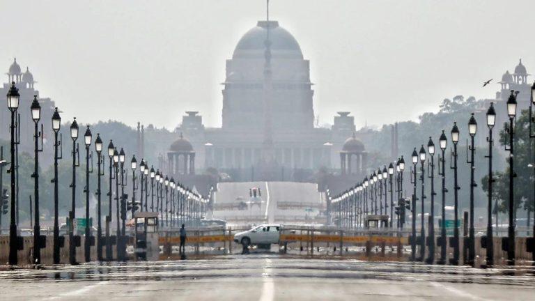 दिल्ली-एनसीआर में फिर झुलसाएगी गर्मी, 42°C तक जा सकता है पारा, तेज धूप और गर्म हवाएं बढ़ाएगी परेशानी