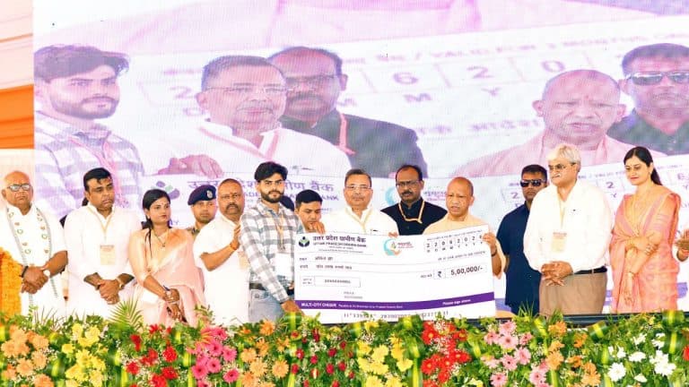 योगी आदित्यनाथ का समाजवादी पार्टी पर बड़ा हमला, बोले- समाज को बांटना, उत्सव को उपद्रव में बदल देना ही इनका काम था