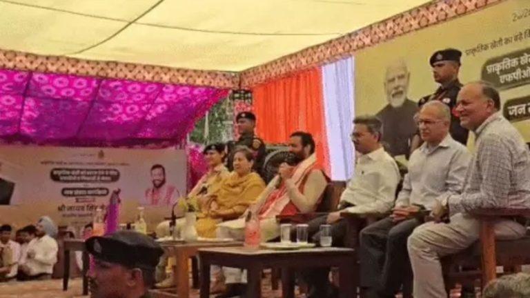 हरियाणा CM ने जनसुनवाई में बिजली निगम के XEN को जमकर लगाई फटकार, बोले – ‘कल तक ट्रांसफार्मर रखवाओ, चाहे कहीं से भी लेकर आओ’