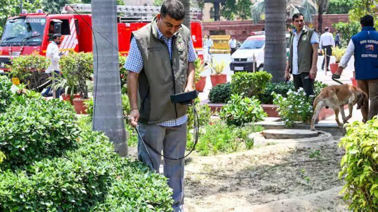 महाराष्ट्र: RSS मुख्यालय, CMO समेत कई दफ्तरों को बम से उड़ाने की धमकी, जांच में जुटीं पुलिस और सुरक्षा एजेंसियां