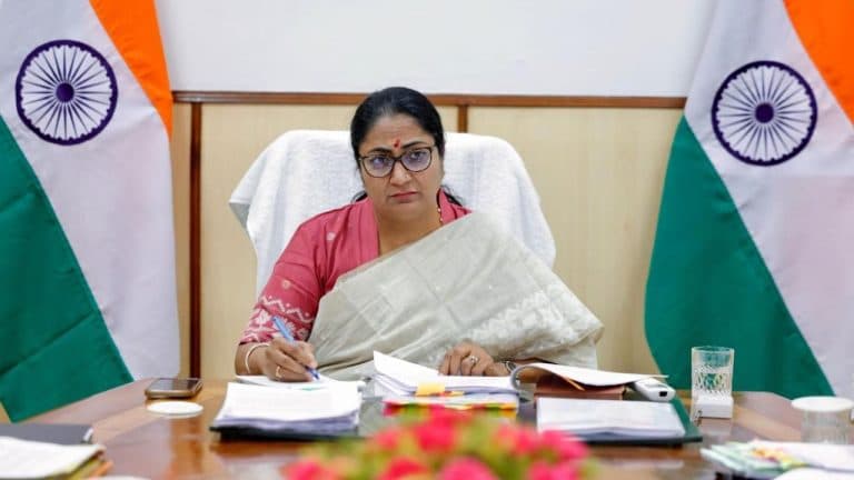 दिल्ली में लागू हुई नई EV पॉलिसी-2026, इलेक्ट्रिक वाहनों पर मिलेगा फायदा, प्रदूषण कम करने के लिए सरकार का बड़ा कदम