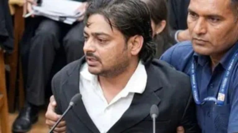 सुप्रीम कोर्ट में CJI के खिलाफ अभद्रता मामले में बड़ा एक्शन, दिल्ली पुलिस की गिरफ्त में 2 लॉ स्टूडेंट्स