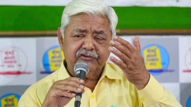 राम मंदिर चढ़ावा विवाद: VHP अध्यक्ष आलोक कुमार ने अयोध्या DSP को लिखा पत्र, केजरीवाल-रामगोपाल और प्रियंका गांधी के बयानों की जांच की मांग