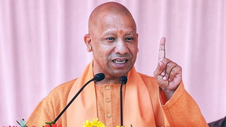 CM योगी आदित्यनाथ का सपा-कांग्रेस पर तीखा हमला, बोले – ‘पहले यूपी में तमंचे बनते थे, अब ब्रह्मोस मिसाइल बन रही है’