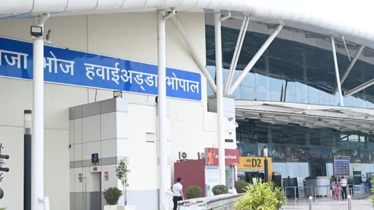 भोपाल में भारी बारिश का असर! दिल्ली से आने वाली एयर इंडिया फ्लाइट नागपुर डायवर्ट, 147 यात्री हुए परेशान