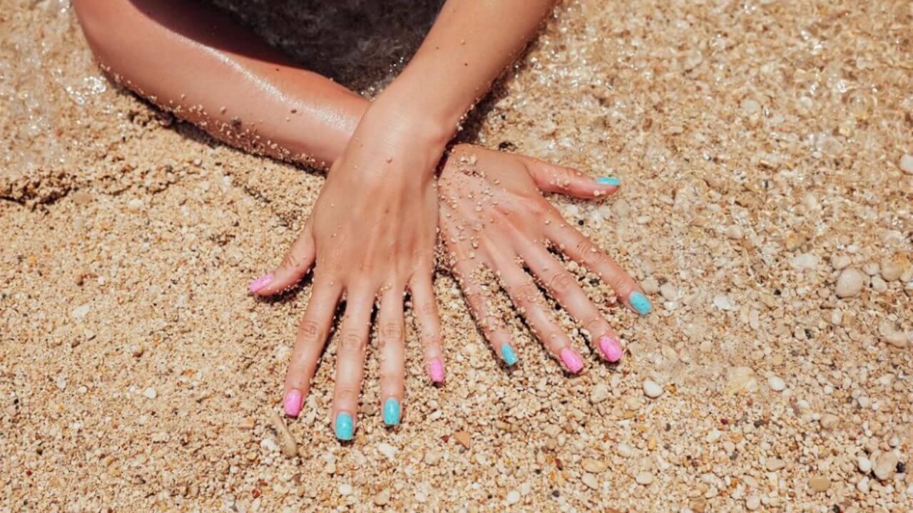 Remedies For Tanning: उन्हामुळे हात आणि मान फारच काळी पडलीय? ‘हा’ घरगुती उपाय दूर करेल टॅनिंग