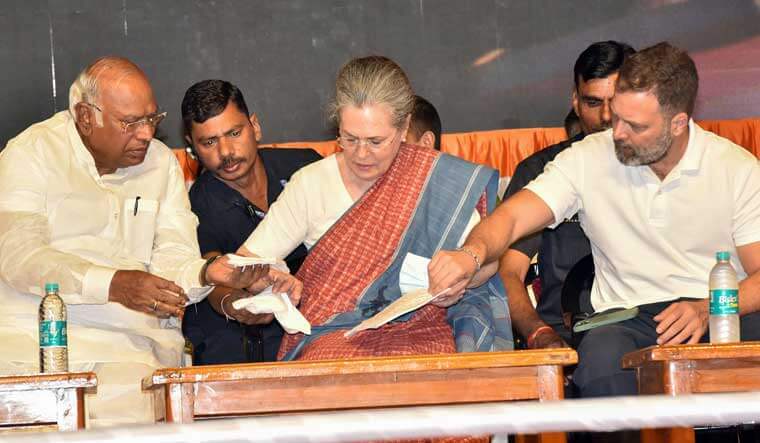 मरगळ झटकण्यासाठी काँग्रेसचे दोन दिवस गुजरातमध्ये अधिवेशन, कसा असणार कार्यक्रम?