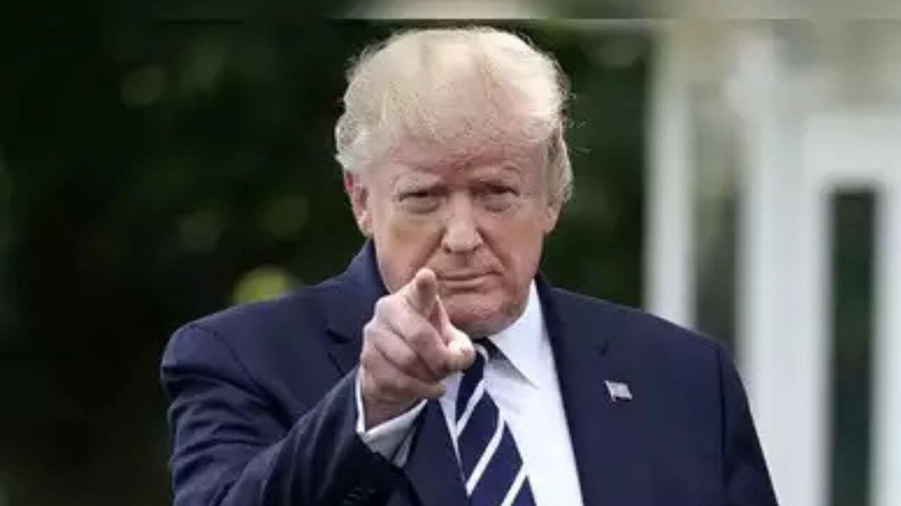 डोनाल्ड ट्रम्प यांचा आणखी एक यू टर्न, टॅरिफमध्ये मोबाईल, कॉम्प्युटर, चिप्सवर सवलत