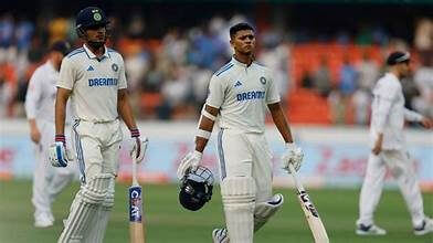 पहिल्या कसोटी सामन्यासाठी टीम इंडियात मोठा बदल, संघात वेगवान गोलंदाजाची एन्ट्री