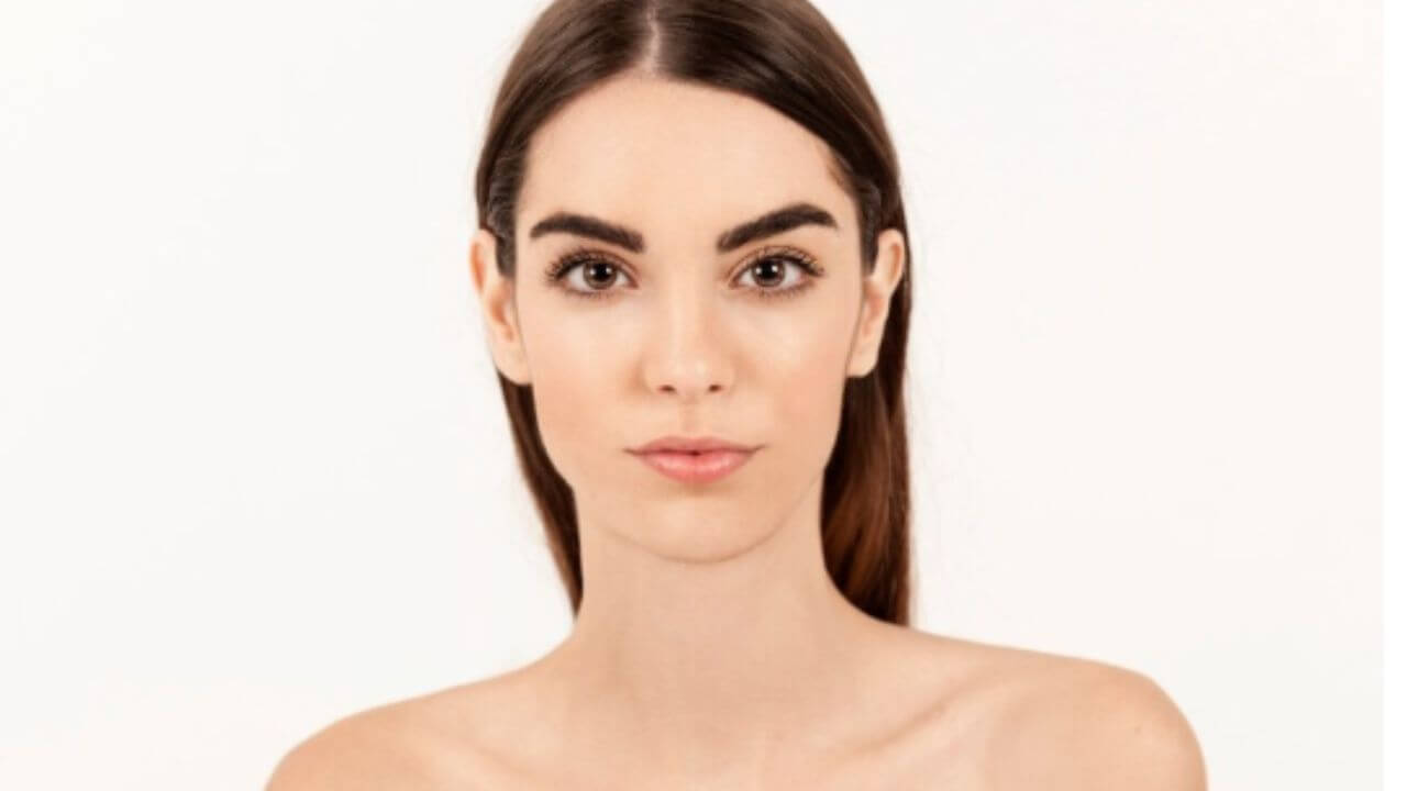 तुमच्याही भुवया फारच पातळ आहेत? जाड आणि उठावदार आयब्रोसाठी करा घरगुती उपाय