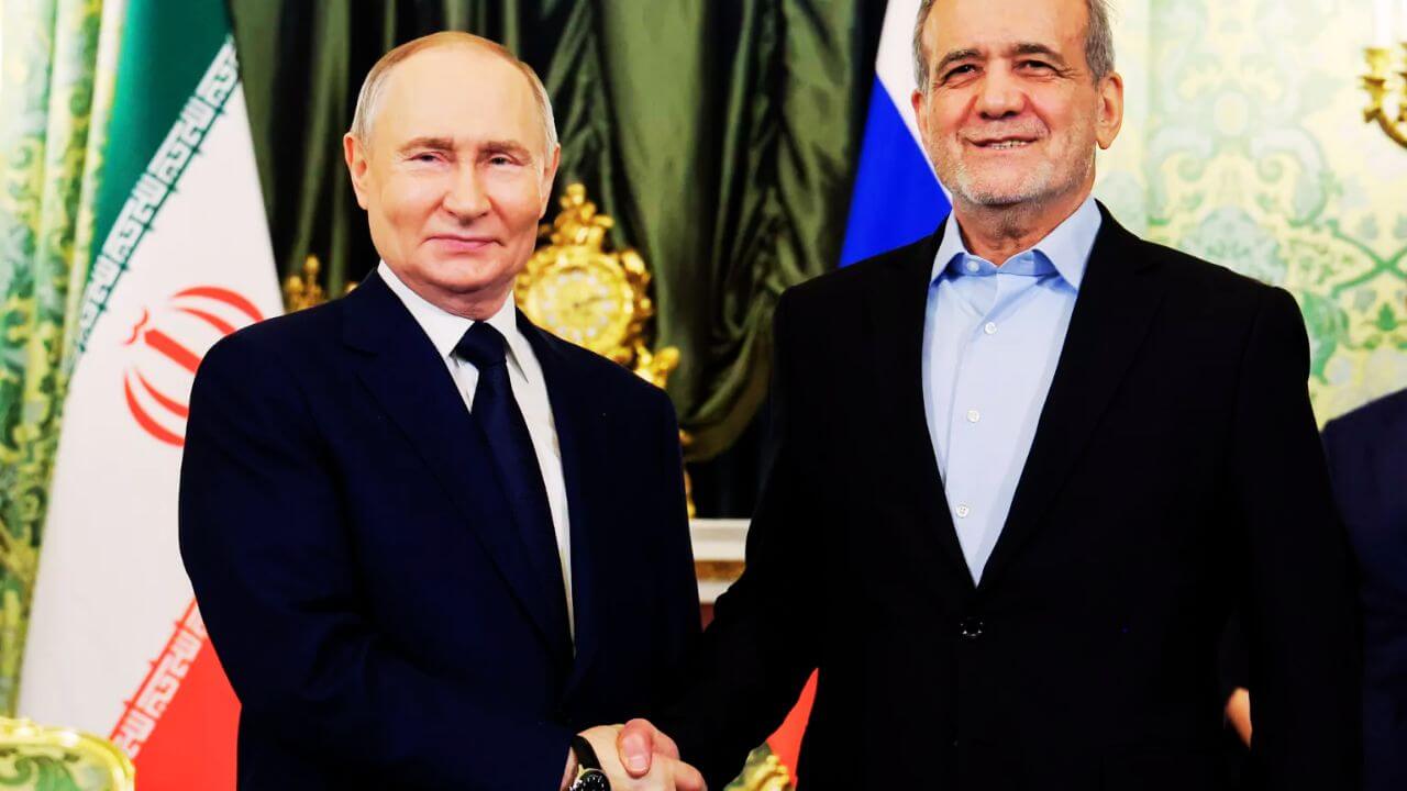 इराण-अमेरिका युद्धात आता रशियाची एन्ट्री? इराणचे सर्वोच्च नेते खामेनेई यांनी मागितली पुतीन यांच्याकडे मदत