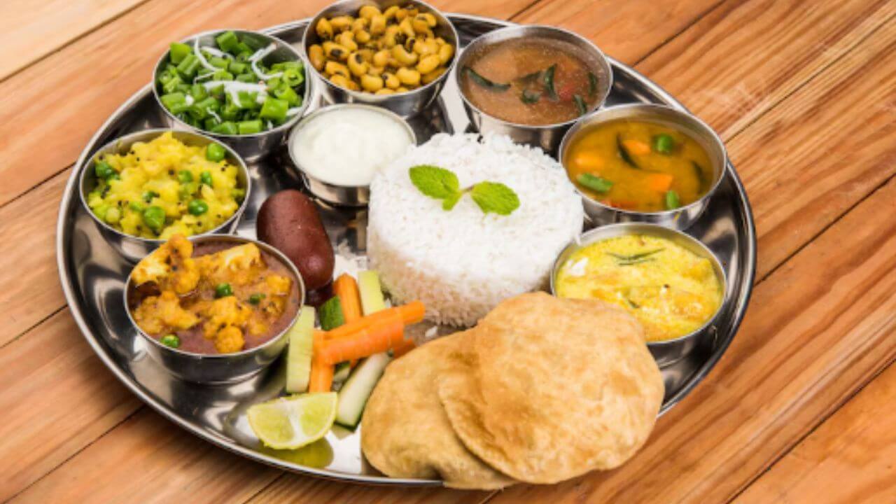 आजपासून सुरु होणाऱ्या चातुर्मासात काय खाणे टाळावे? जाणून घ्या आहाराचे नियम