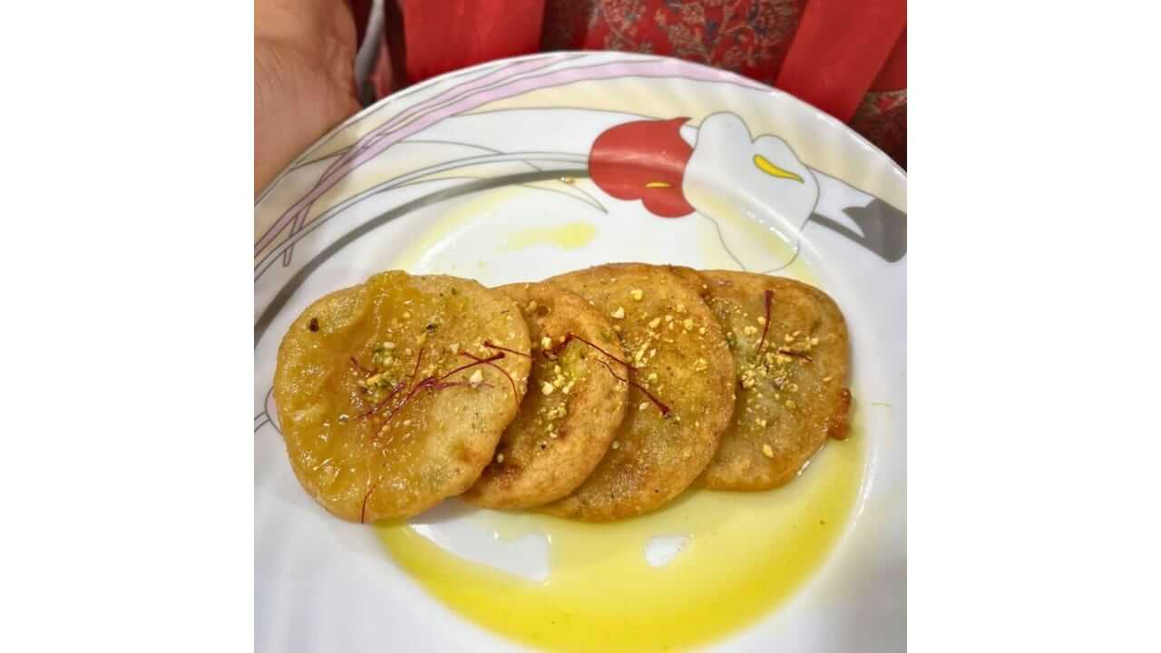 Shravan Special Recipe : श्रावण स्पेशल, नैवेद्यासाठी बनवा गव्हाच्या पिठापासून बनवा परफेक्ट मऊ लुसलुशीत “मालपुवा”