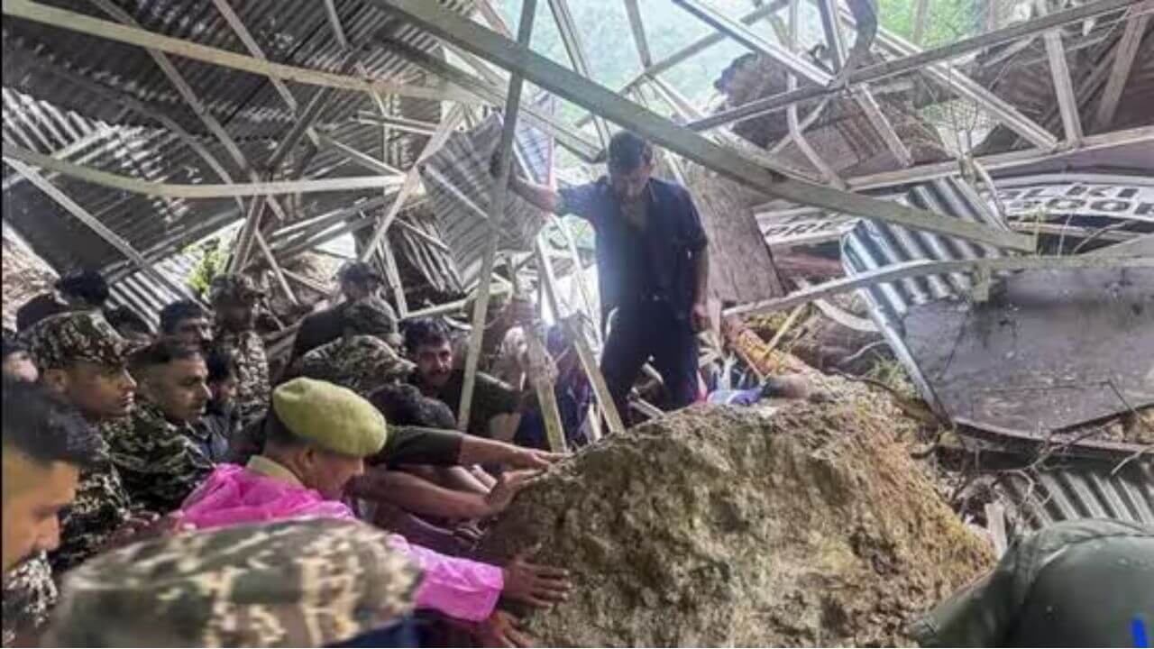 वैष्णोदेवी यात्रा मार्गावर दरड कोसळून 30 जणांचा मृत्यू; 23 जखमींवर रूग्णालयात उपचार सुरू असल्याची माहिती