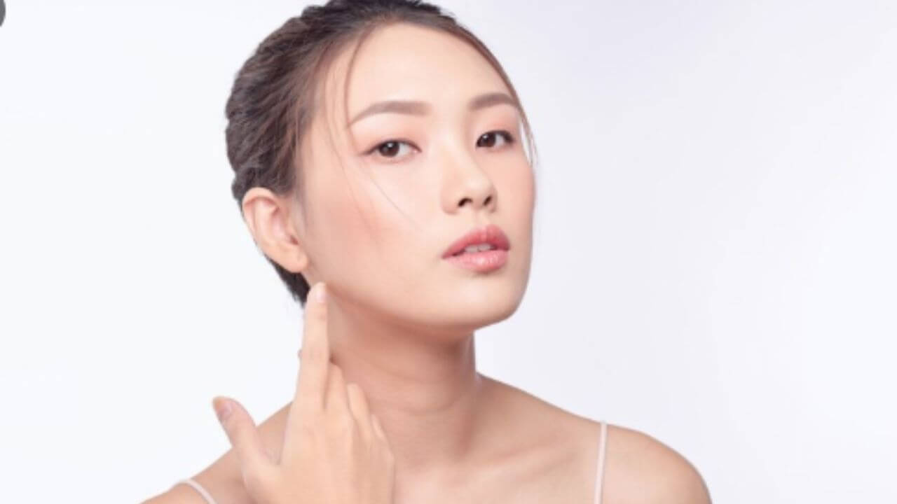 तुम्हालाही चेहऱ्यावर ग्लो हवाय? मग आजच खायला सुरु करा ‘हे’ पदार्थ