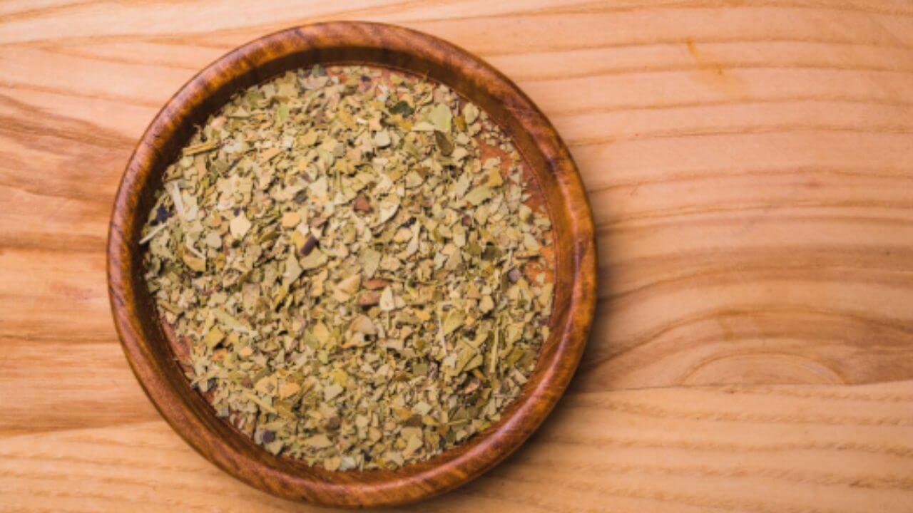 आरोग्यासाठी अत्यंत फायदेशीर आहे कसुरी मेथी, त्वचेपासून ते प्रेग्नेन्सीपर्यंत मिळतात अनेक फायदे