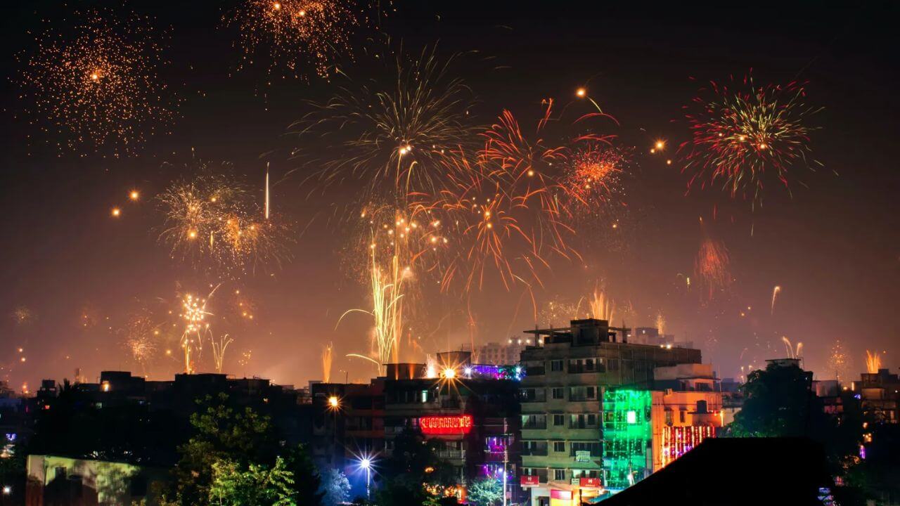 पुणेकरांनो, दिवाळीला फटाके वाजवताना पोलिसांचे ‘हे’ नियम पाळा; अन्यथा मोठा आर्थिक फटका…