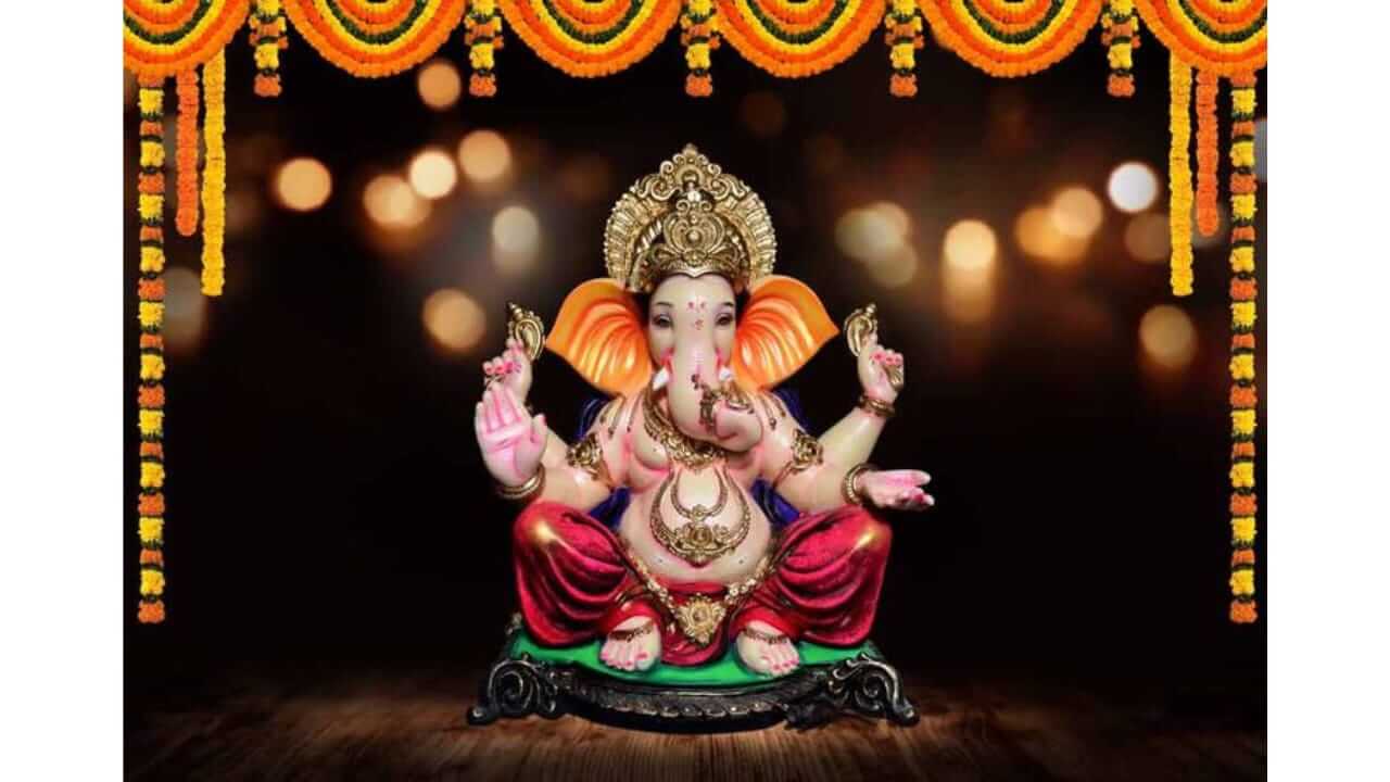 Sankashti Chaturthi 2025 : संकष्ट चतुर्थी व्रतात गणपतीच्या आरतीला आहे विशेष महत्त्व जाणून घ्या..