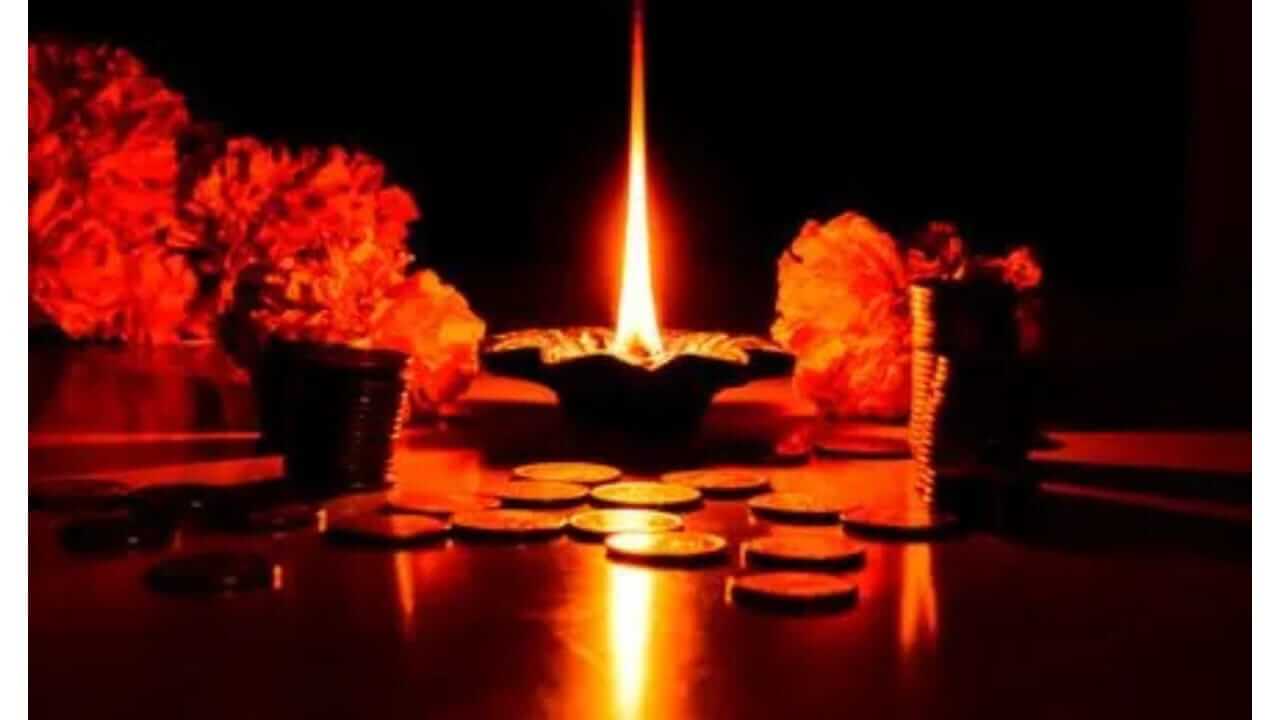 Dev Diwali 2025 : देव दिवाळीला पूजा कशी करावी? जाणून घ्या..