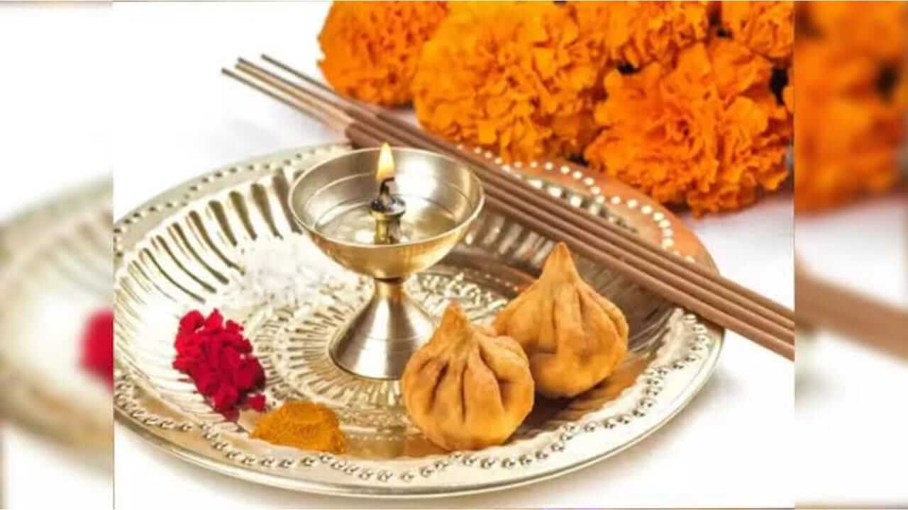 Sankashti Chaturthi 2025 : पूजेमध्ये आरतीचे आहे खास महत्त्व, जाणून घ्या…