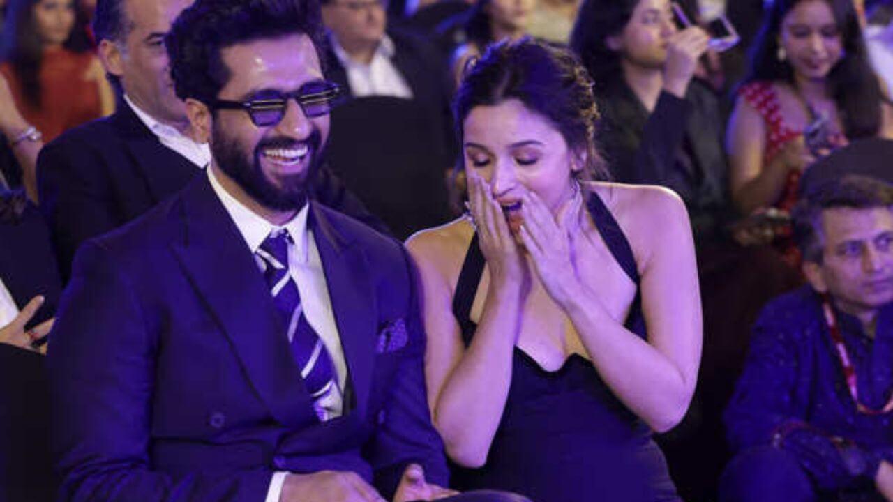 विकी कौशलने आलिया भट्टला सर्वात आधी दाखवला मुलाचा फोटो? Filmfare OTT Awards त्या क्षणाची चर्चा