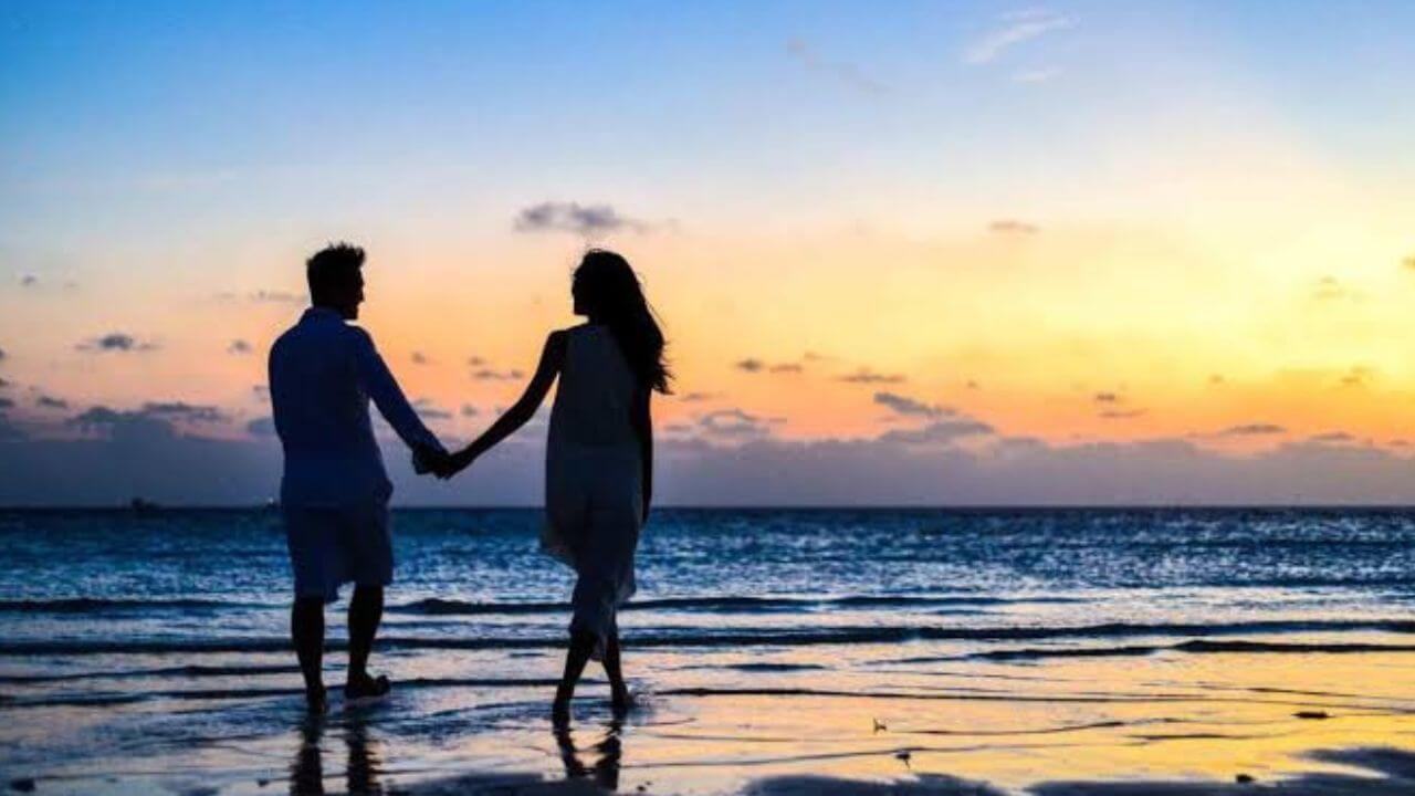 Ratna Shastra : नववर्षात तुम्हालाही मिळेल हक्काची जोडीदार; फक्त हातात घाला हे रत्न